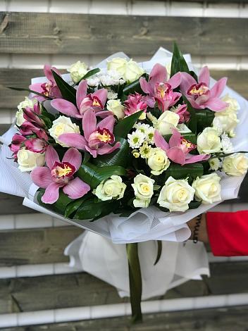 Букет цветов из: Розы и Хризантемы в Зеленоградске
