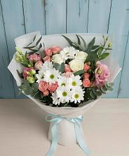 Букет цветов из:  Розы, Лизиантусы и Хризантемы в Зеленоградске