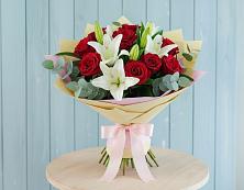 Букет цветов из:  Лилии и Розы в Зеленоградске