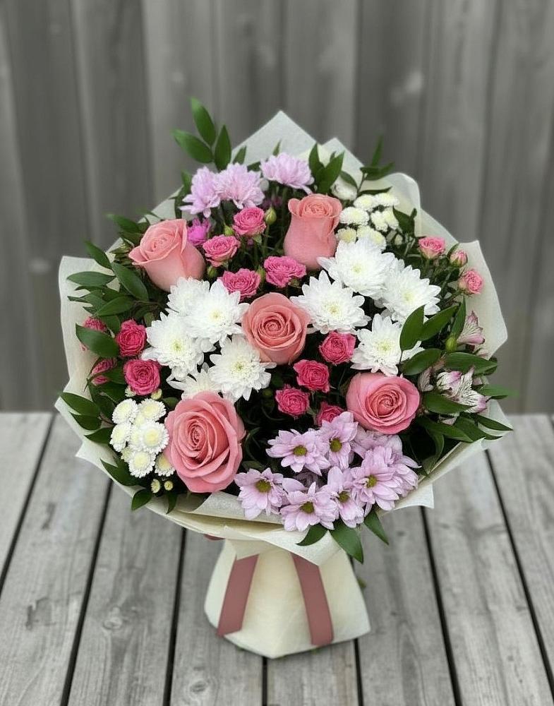 Букет цветов из: Альстромерии, Гвоздики, Розы и Хризантемы в Зеленоградске