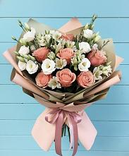 Букет цветов из:  Розы, Альстромерии и Лизиантусы в Зеленоградске