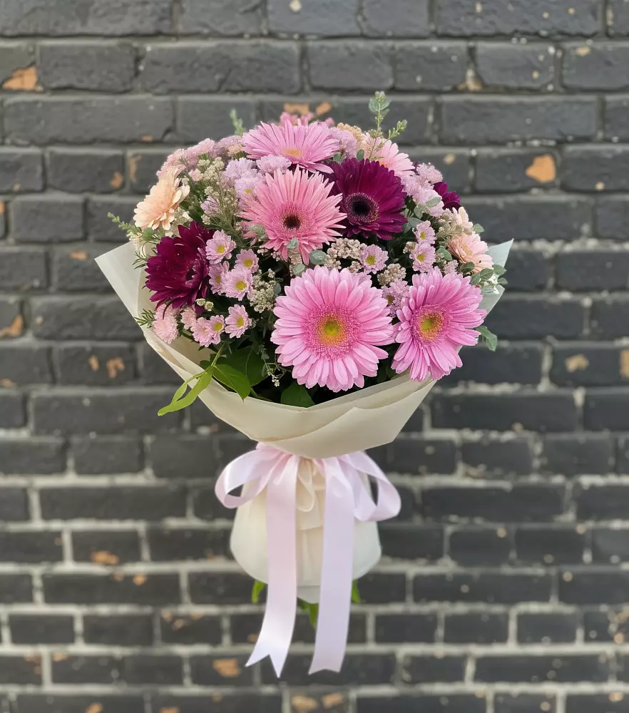 Букет цветов из: Герберы и Хризантемы в Зеленоградске