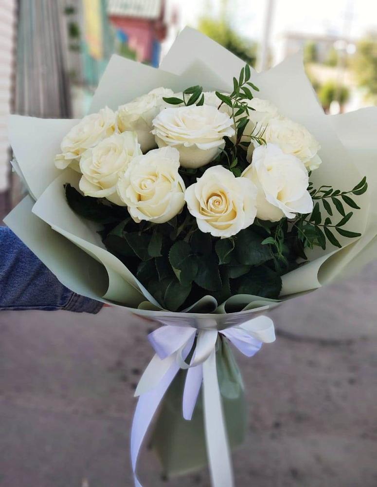 Букет Белые розы Проуд в Зеленоградске