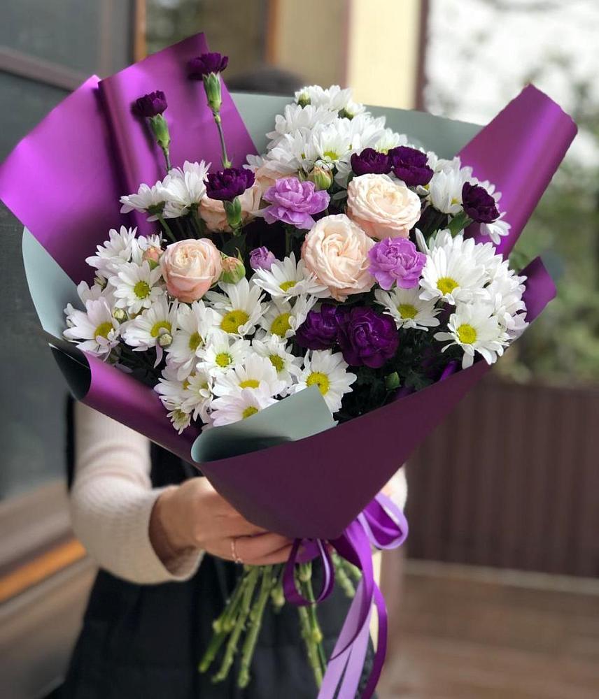 Букет цветов из: Хризантемы, Гвоздики и Розы в Зеленоградске