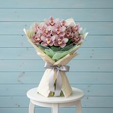 Букет цветов из:  Орхидеи и Розы в Зеленоградске