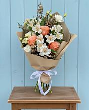 Букет цветов из:  Альстромерии, Лизиантусы, Розы и Хризантемы #REPLACE_PRED# Зеленоградске