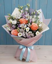 Букет цветов из:  Лизиантусы, Розы, Альстромерии и Гипсофила в Зеленоградске