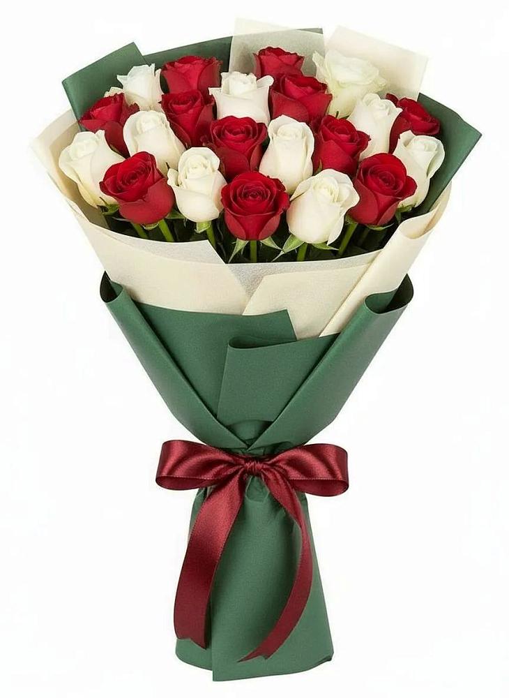 Букет Микс из красных и белых роз в Зеленоградске