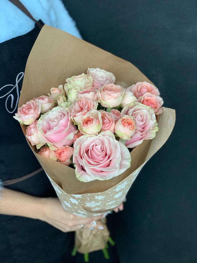 Букет цветов из: Хризантемы и Розы в Зеленоградске