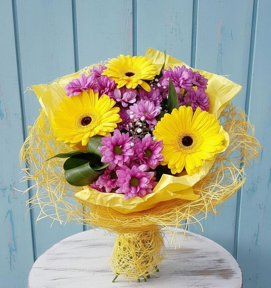 Букет цветов из: Хризантемы и Герберы в Зеленоградске