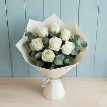 Букет Белые розы в Эвкалипте в Зеленоградске