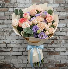 Букет цветов из:  Розы, Лизиантусы и Гвоздики в Зеленоградске