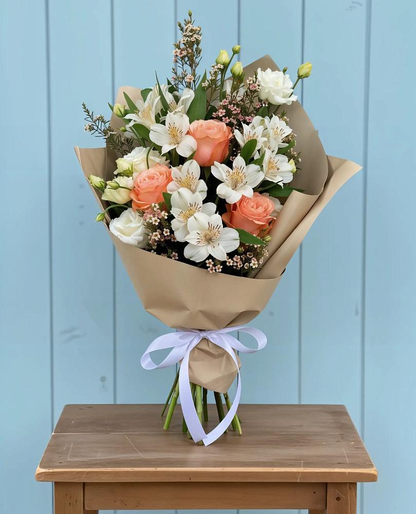 Букет цветов из: Альстромерии, Лизиантусы, Розы и Хризантемы в Зеленоградске